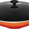 Le Creuset Wok Aus Gusseisen Mit Glasdeckel In Ofenrot