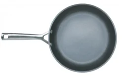 Le Creuset Aluminium-Antihaft-Pfanne Flach 19 Le Creuset Aluminium-Antihaft-Pfanne Flach -Le Creuset-Shop Aluminium Pfanne flach von oben l