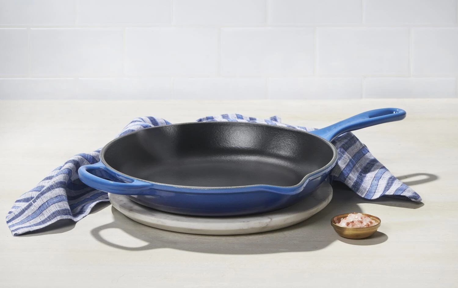 Le Creuset Brat- Und Servierpfanne Signature Hoch In Azure 5 Le Creuset Brat- Und Servierpfanne Signature Hoch In Azure – Bild 5