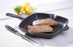 Le Creuset Grillpfanne Signature Quadratisch Mit 2 Griffen In Kirschrot -Le Creuset-Shop Gusseisen 26 7 l 3