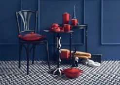 Le Creuset Gourmet-Profitopf Eiffelturm In Kirschrot -Le Creuset-Shop LC 20201021 France 00003a mitKarl Gormet Profitopf kirschrot