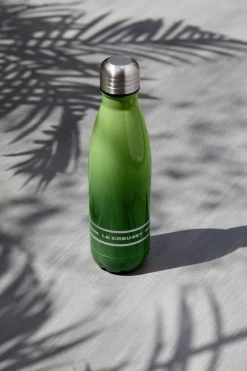 Le Creuset Trinkflasche In Bamboo Green -Le Creuset-Shop LC 20201221 UK LS YC BAMBOOCOLL2021 031