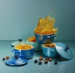 Le Creuset Mini Cocotte In Perlgrau Metallic -Le Creuset-Shop Metallics LS14 3